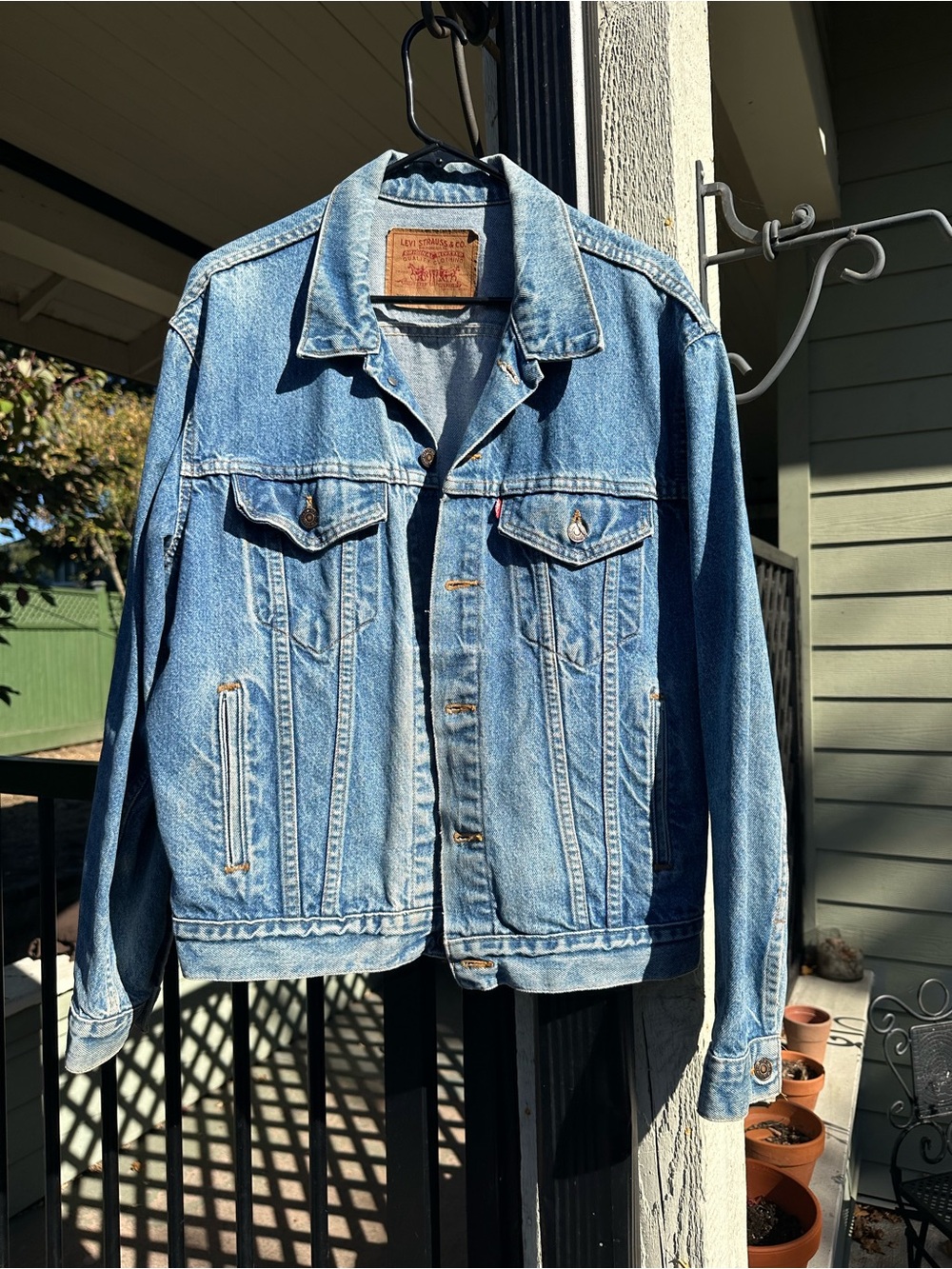 Levi Blue Denim Jacket - Men's Jean Coat Size Medium
